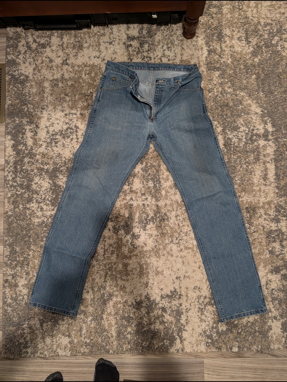 Wrangler Men’s Light Blue Slim Straight Jeans